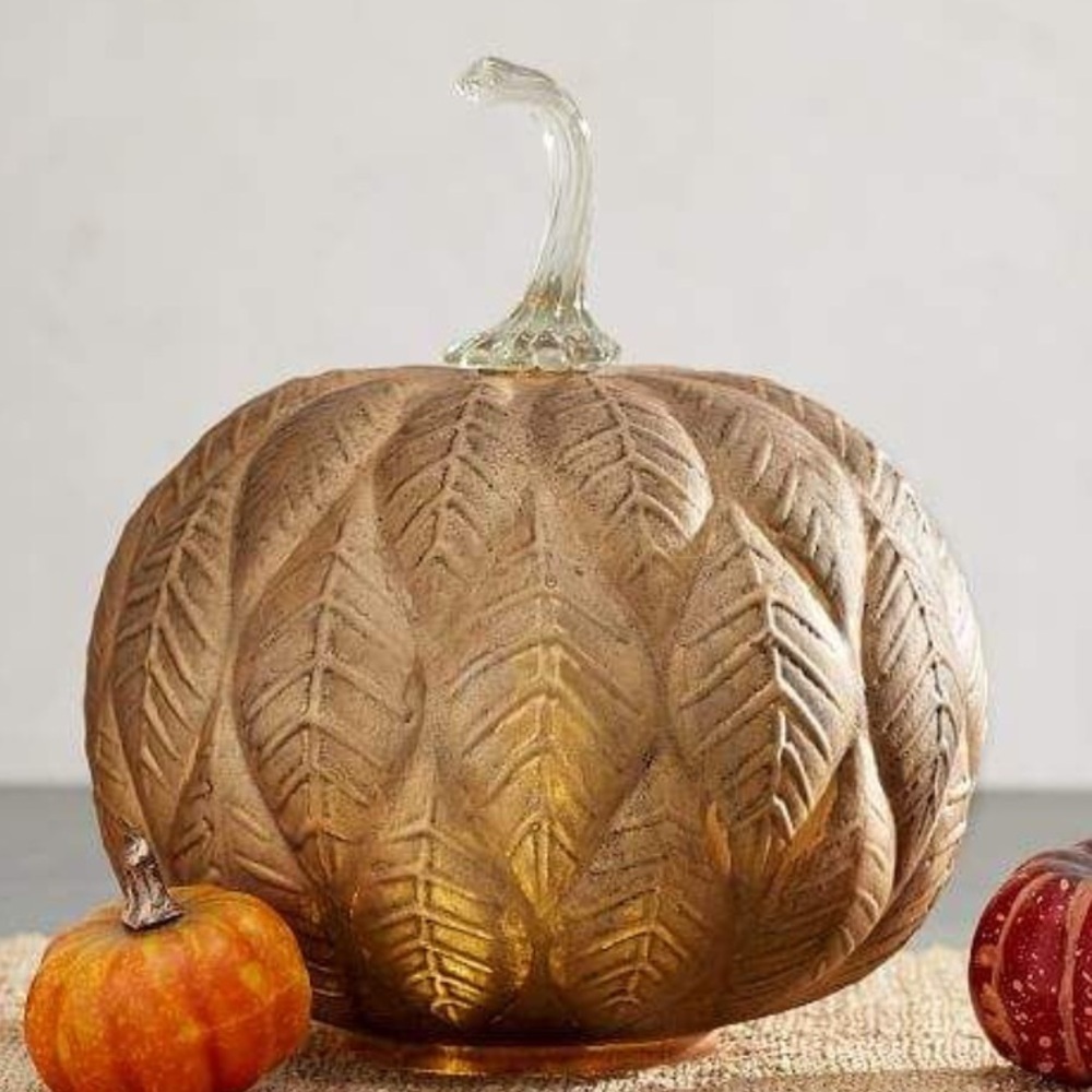 Pottery barn leaf pumpkin very rare sold out